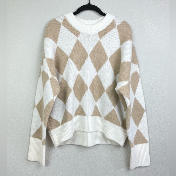 Abercrombie and Fitch Women's Medium Diamond Pattern Wedge Crew Knit Sweater - Picture 3 of 16